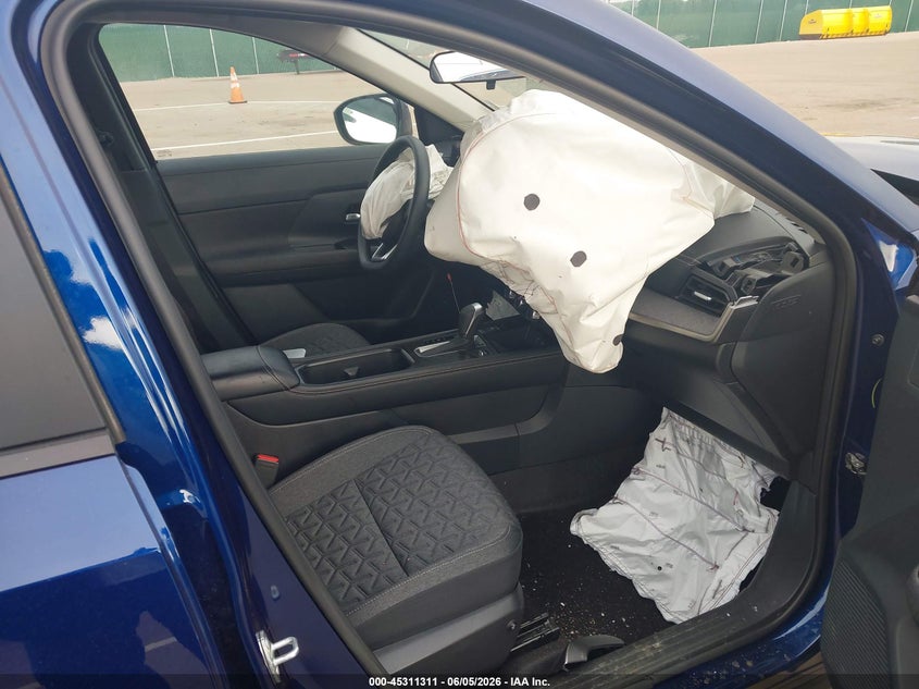 2025 NISSAN KICKS auction photo 5