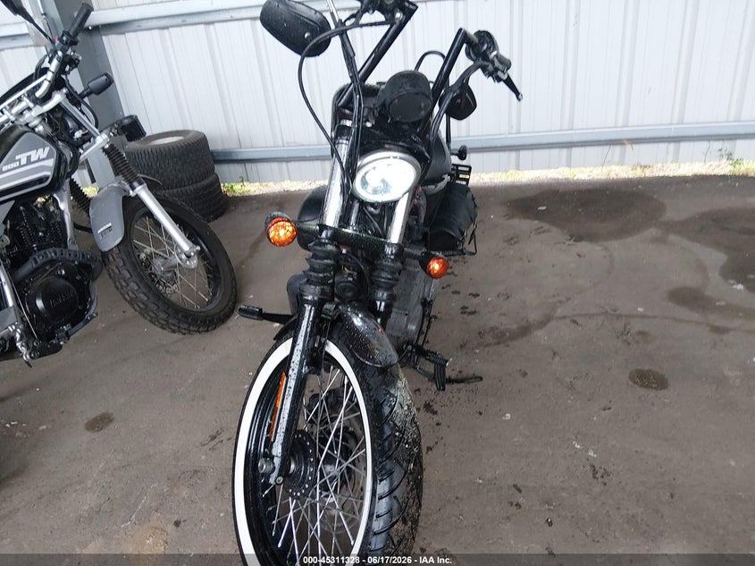 HARLEY-DAVIDSON XL1200 2009