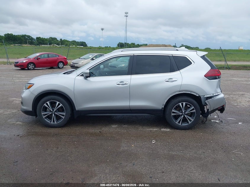2019 NISSAN ROGUE SV — Photo 15