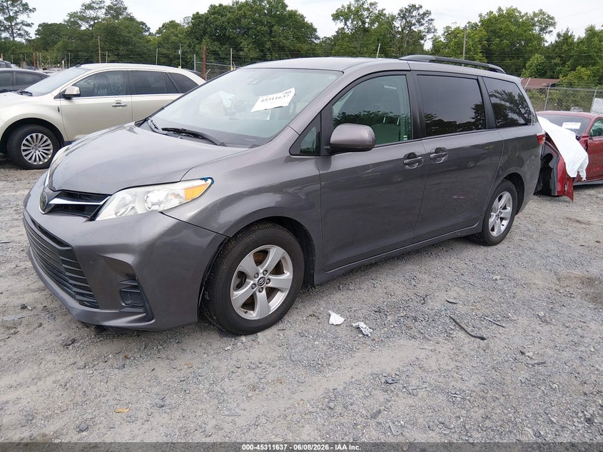 Vin: 5tdkz3dc0js941855, lot: 45809564, toyota sienna le 8 passenger 20182