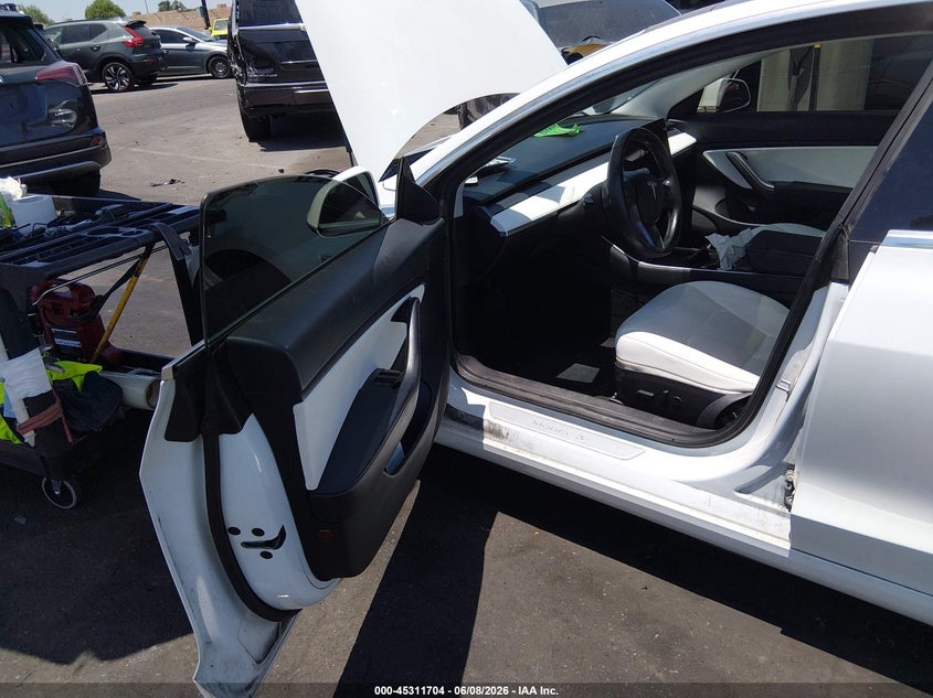 AtlanticExpress - Tesla Model 3