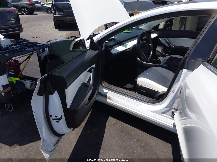 AtlanticExpress - Tesla Model 3
