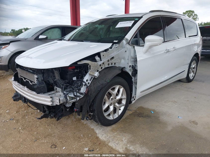 Vin: 2c4rc1eg9lr184374, lot: 45809754, chrysler pacifica touring l plus 20202