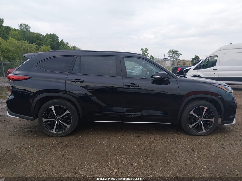 TOYOTA HIGHLANDER - zdjęcie 13