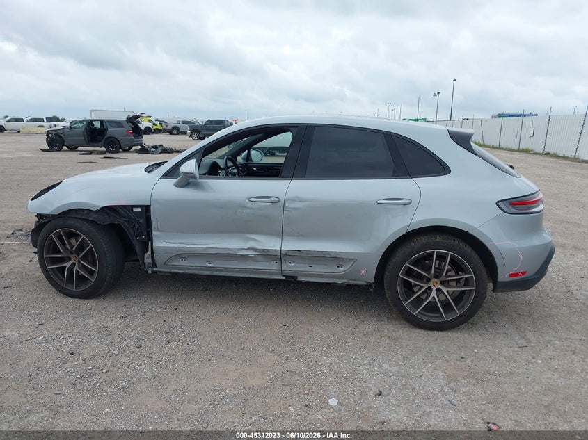 2024 Porsche Macan T VIN: WP1AA2A57RLB07340 Lot: 45312023