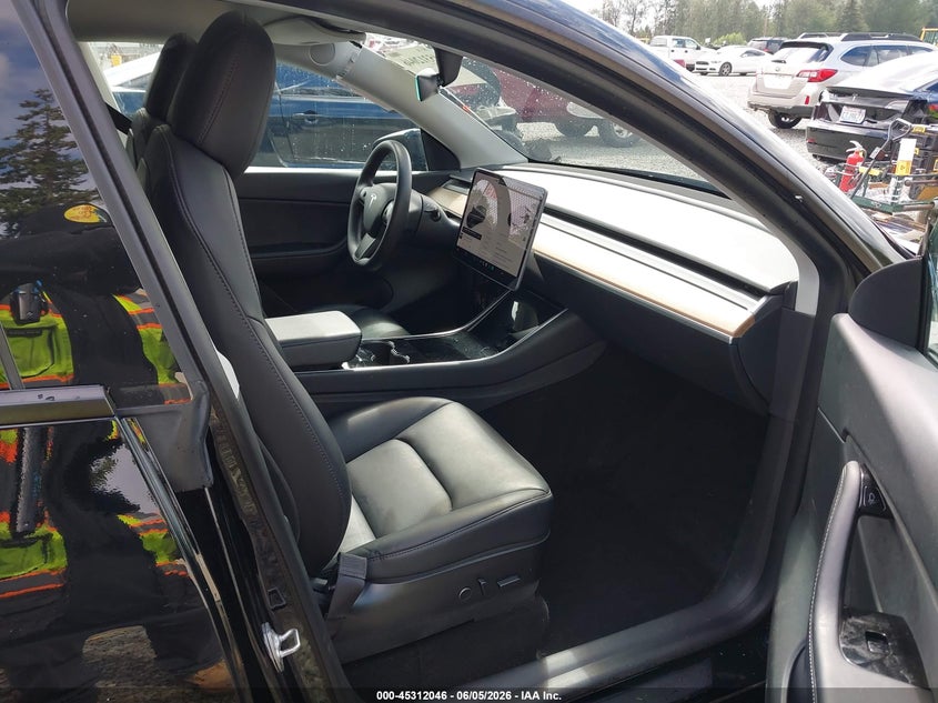 2021 Tesla Model Y Long Range Dual Motor All-Wheel Drive VIN: 5YJYGDEE1MF105938 Lot: 45312046