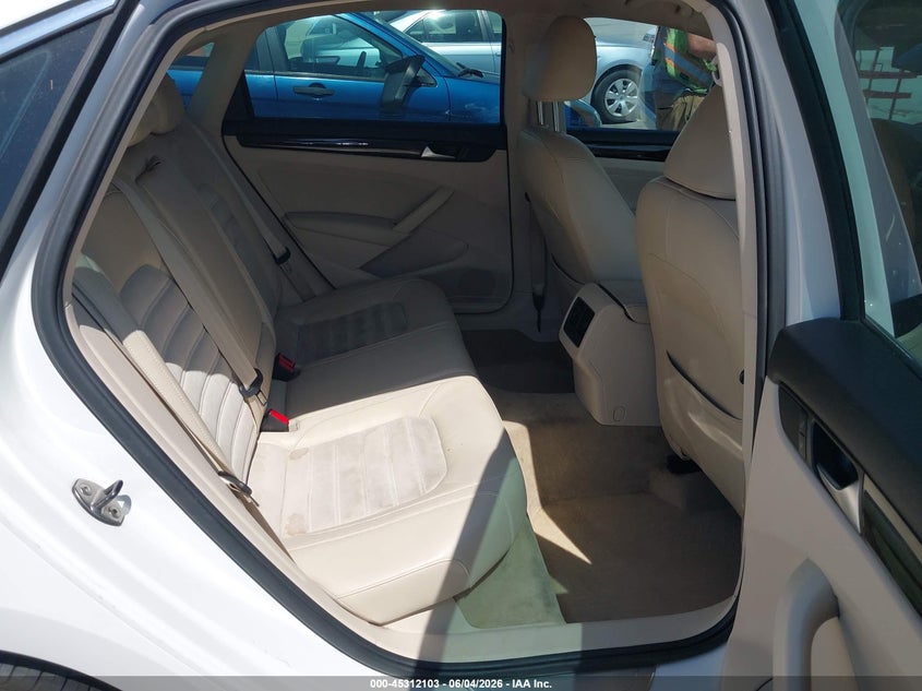 2014 Volkswagen Passat 2.0L Tdi Sel Premium VIN: 1VWCN7A33EC052127 Lot: 45312103