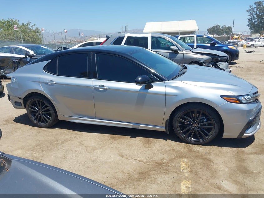 2022 TOYOTA CAMRY XSE HYBRID — Photo 14