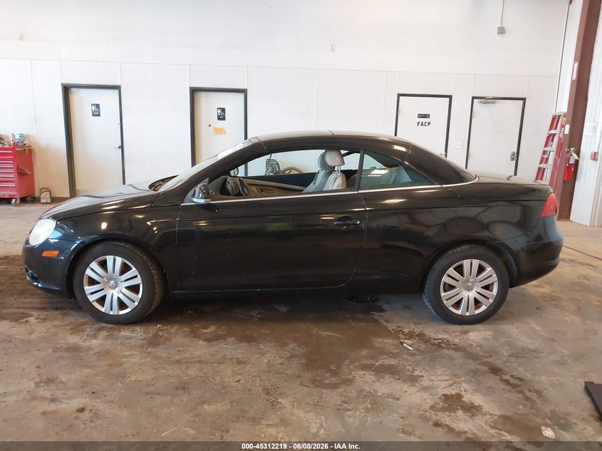 2008 Volkswagen Eos Komfort/Turbo VIN: WVWBA71F88V017970 Lot: 45312219