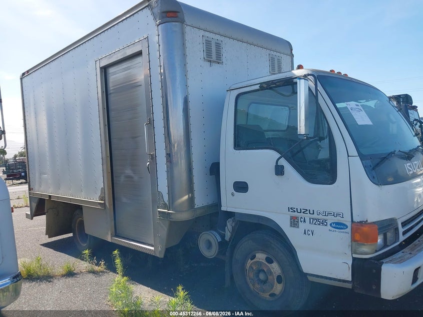 1998 Isuzu Npr VIN: 4KLB4B1R3WJ001135 Lot: 45312256
