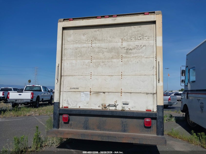 1998 Isuzu Npr VIN: 4KLB4B1R3WJ001135 Lot: 45312256