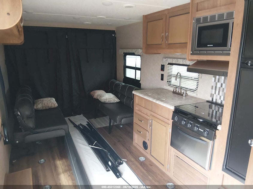 2018 COACHMEN CATALINA auction photo 8