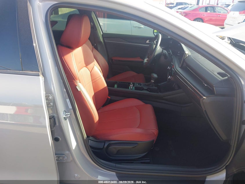 2025 KIA K5 auction photo 5