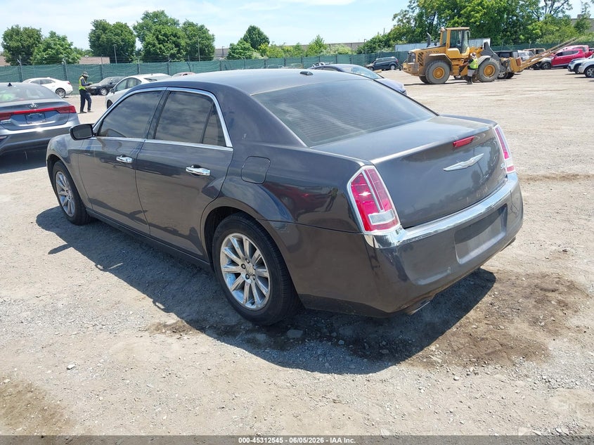 2013 CHRYSLER 300C auction photo 3
