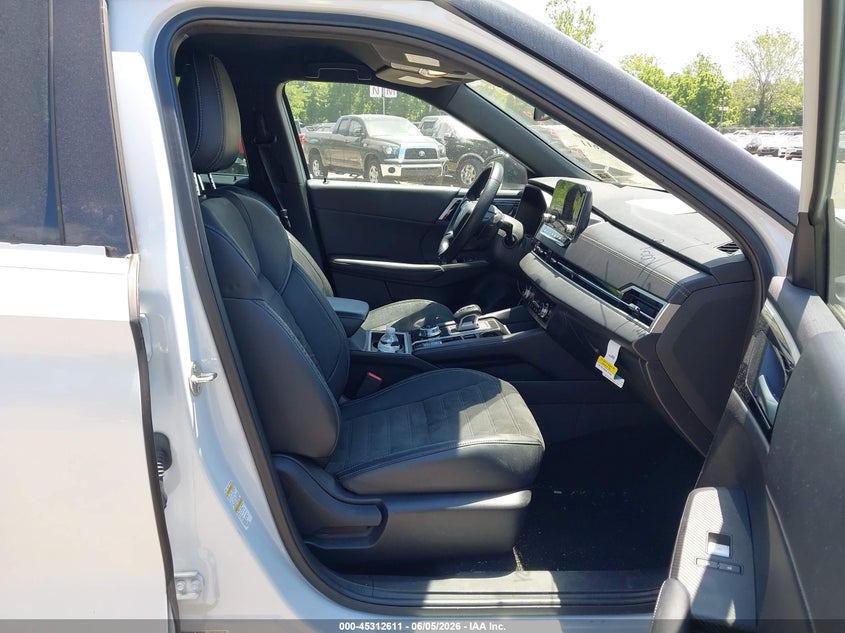 2023 MITSUBISHI OUTLANDER auction photo 5