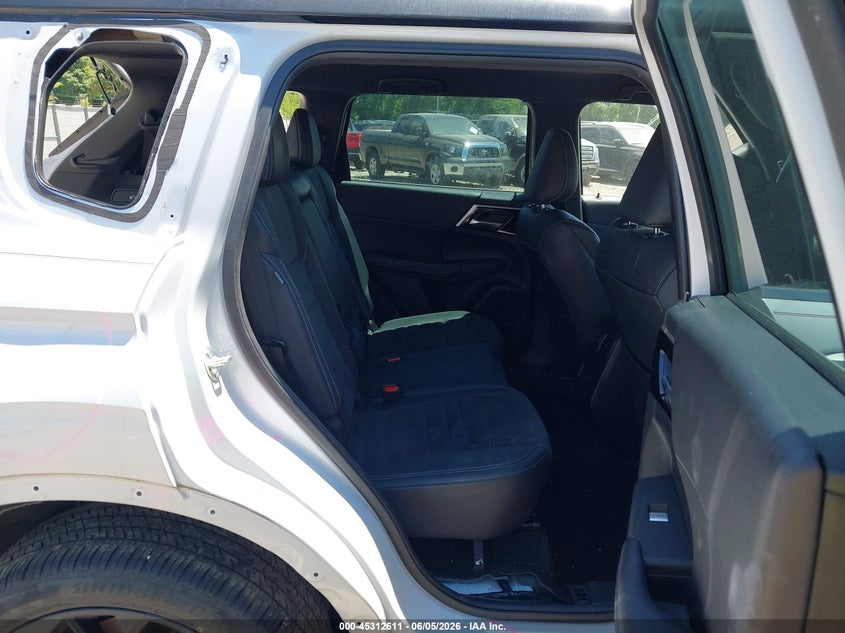2023 MITSUBISHI OUTLANDER auction photo 8