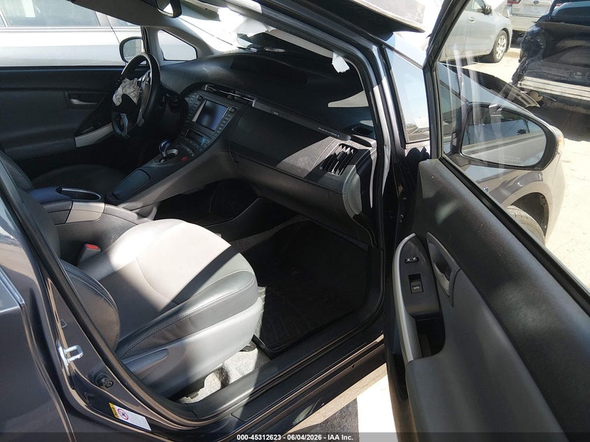 2015 TOYOTA PRIUS HATCHBACK 1.8L I-4 DOHC, VVT, 98HP