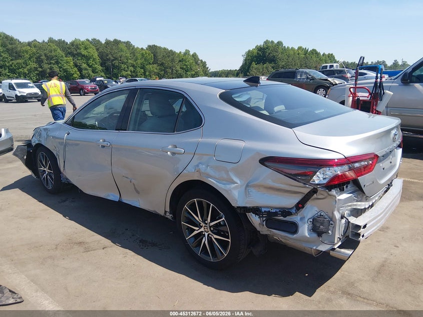 2024 TOYOTA CAMRY auction photo 3