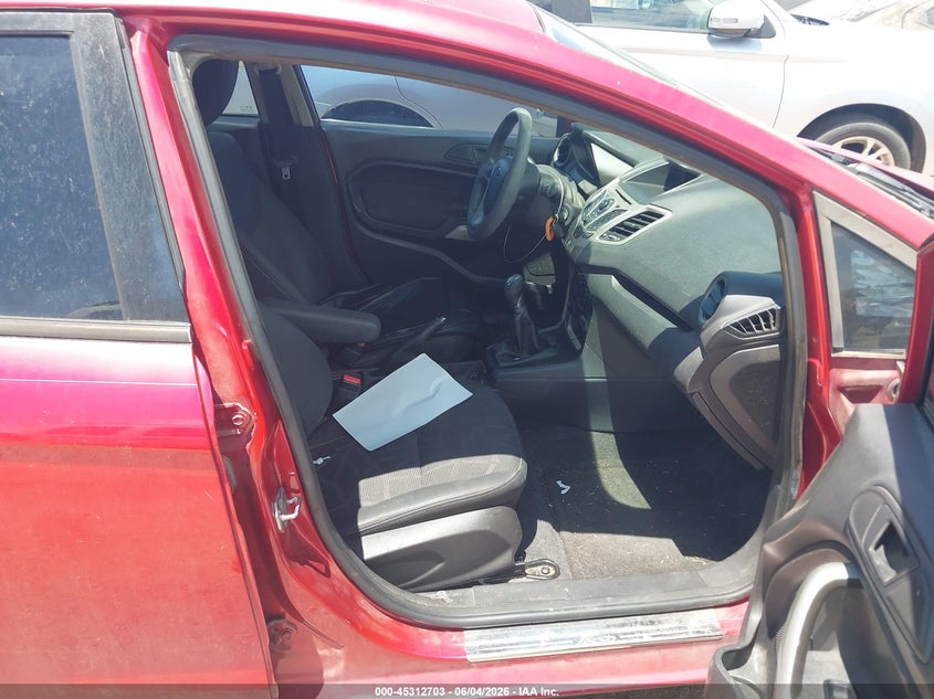 3FADP4EJ3CM186517 2012 Ford Fiesta 1.6 Se red