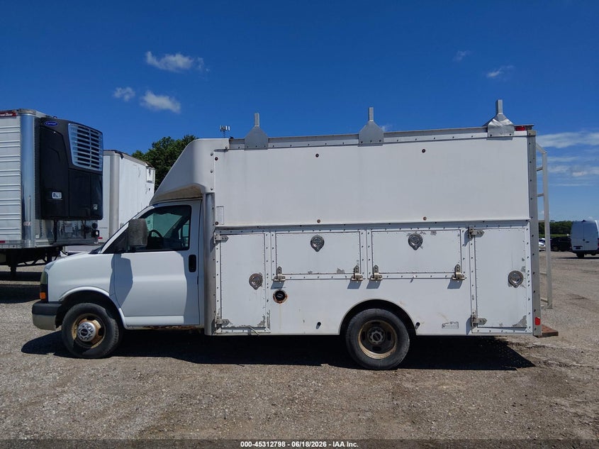 2005 GMC Savana Cutaway Standard W/C7L/C7N VIN: 1GDJG31U451246601 Lot: 45312798