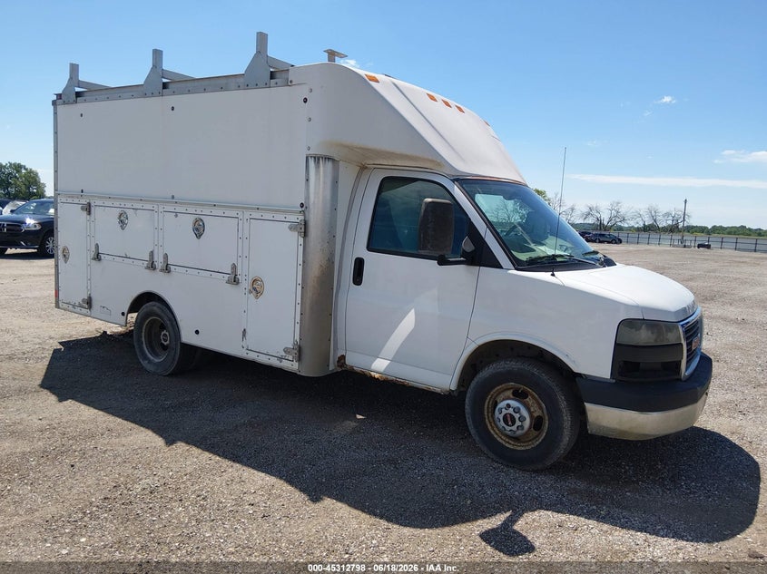 2005 GMC SAVANA CUTAWAY auction photo 1