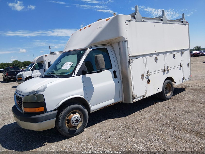 2005 GMC SAVANA CUTAWAY auction photo 2