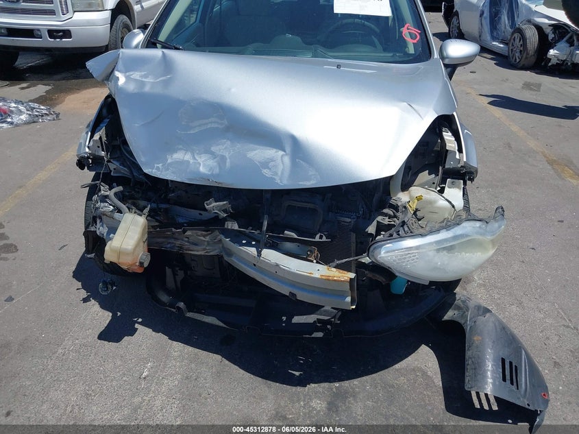2013 FORD FIESTA auction photo 6