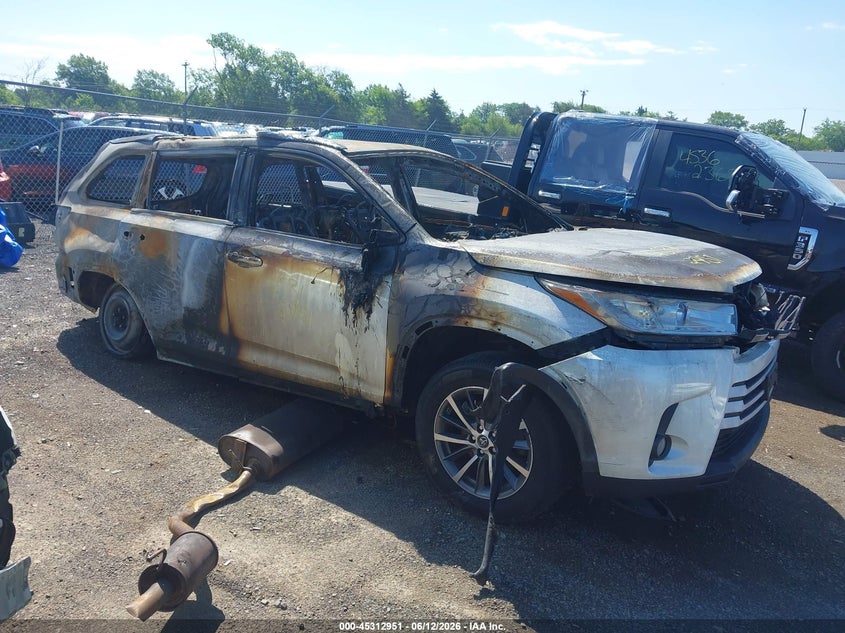 Vin: 5tdkzrfh0ks358621, lot: 45810876, toyota highlander xle 2019 img_1
