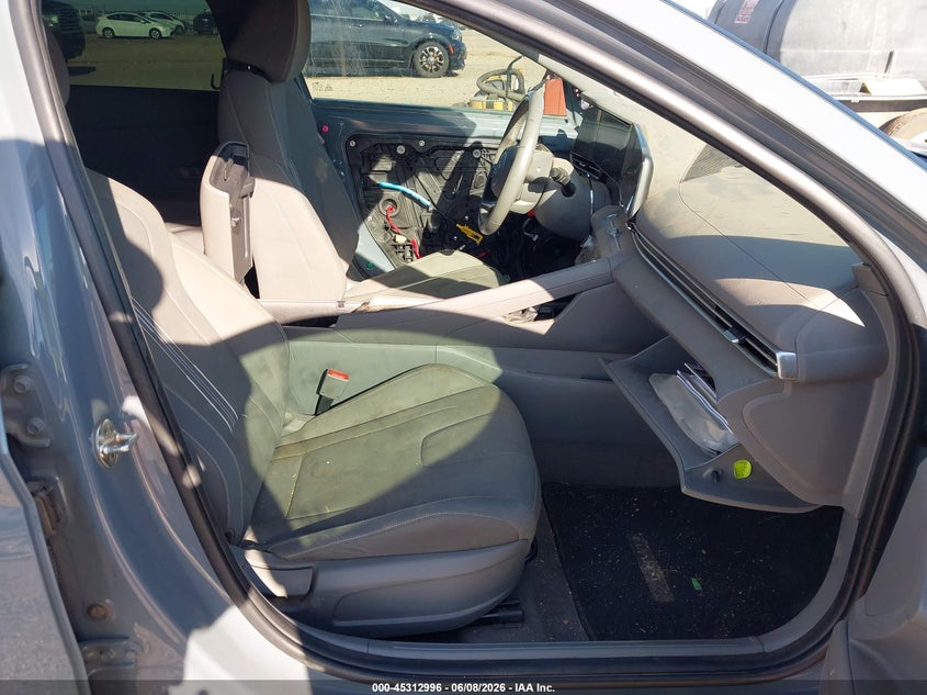 AtlanticExpress - Hyundai Elantra