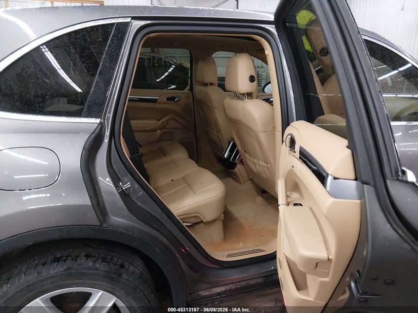 Фото 8 - PORSCHE CAYENNE