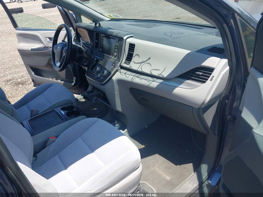 2020 TOYOTA SIENNA auction photo 5