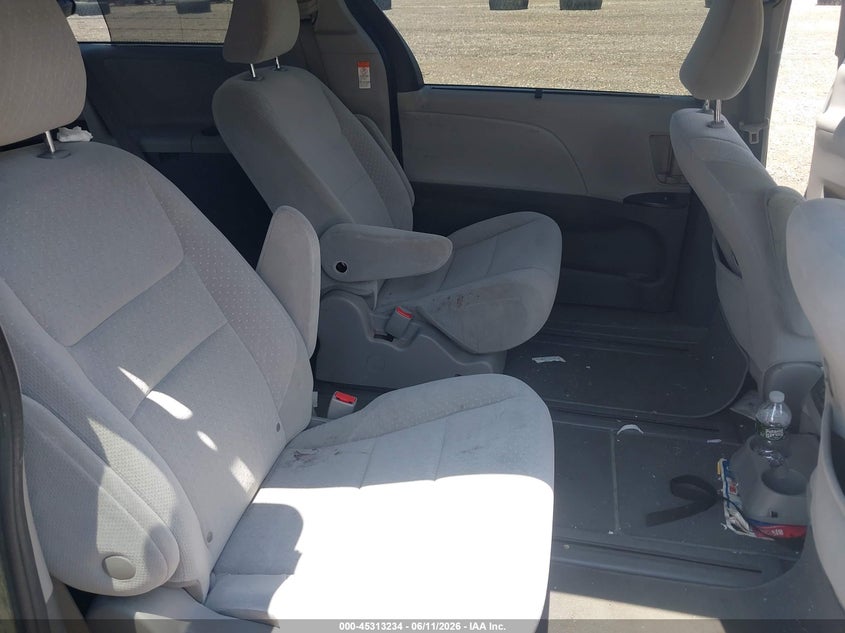 2020 TOYOTA SIENNA auction photo 8