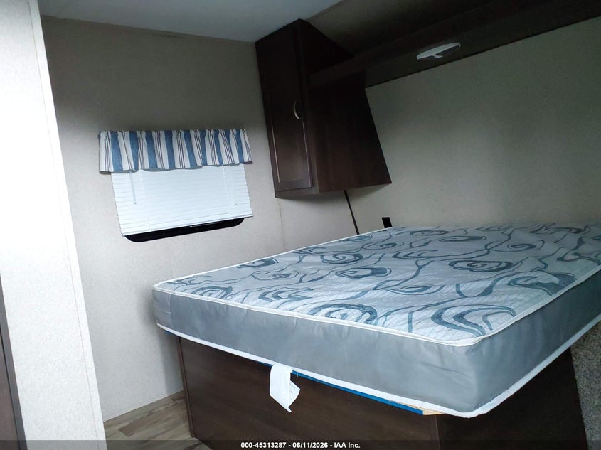 2018 KEYSTONE RV SPRINGDALE auction photo 5