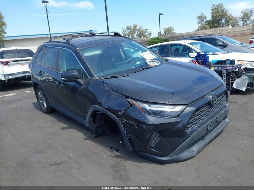 Vin: 2t3w1rfv2rc280951, lot: 45811351, toyota rav4 xle 2024 img_1
