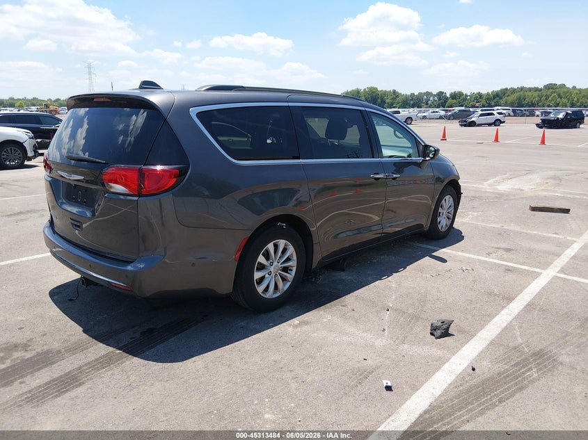 Vin: 2c4rc1fgxlr102067, lot: 45811410, chrysler pacifica touring 20204
