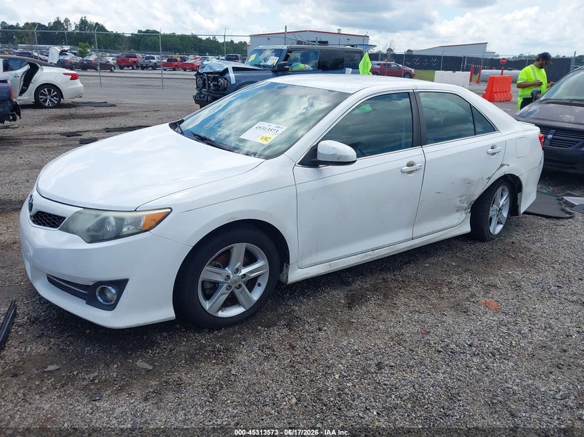2013 TOYOTA CAMRY auction photo 2