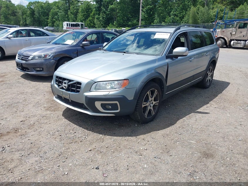 2013 VOLVO XC70 auction photo 2