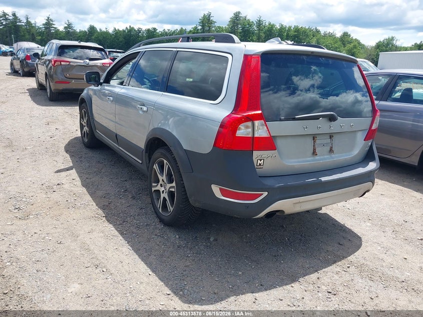 2013 VOLVO XC70 auction photo 3