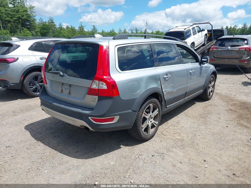 2013 VOLVO XC70 auction photo 4