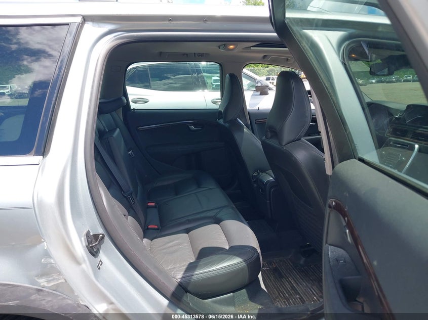2013 VOLVO XC70 auction photo 8