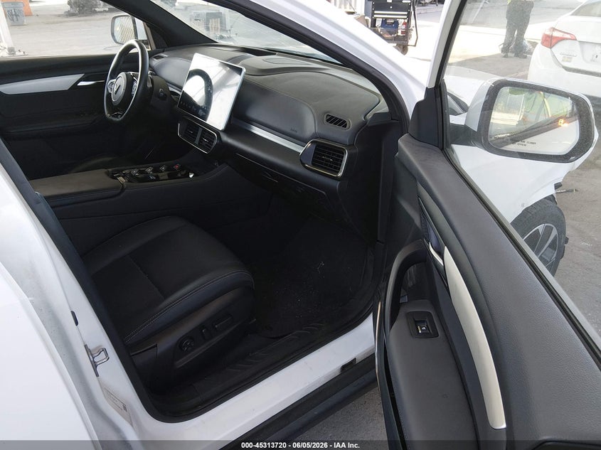 2024 VINFAST VF 8 auction photo 5