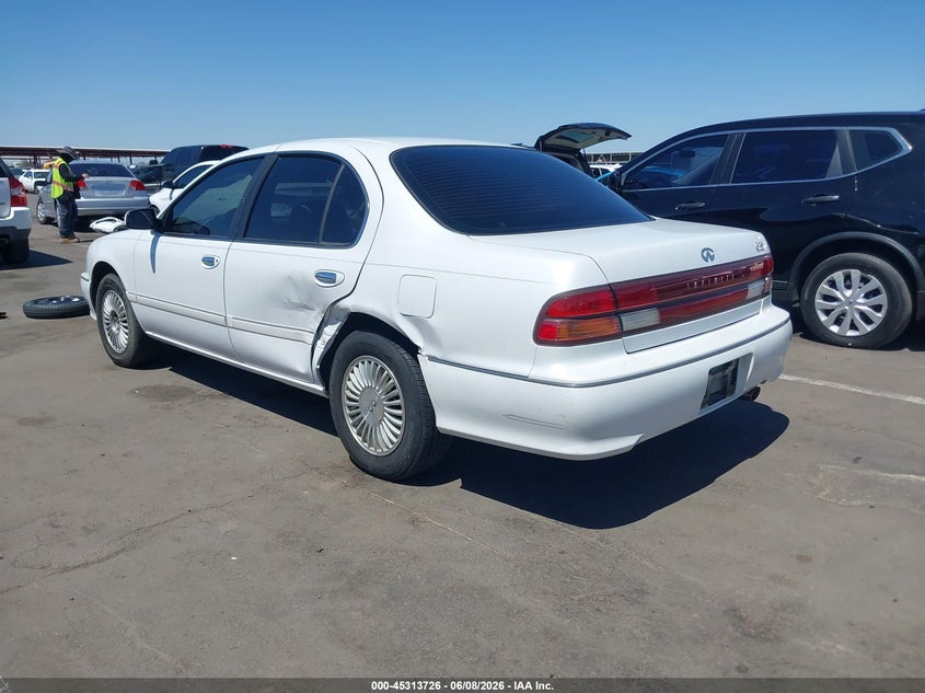 1997 INFINITI I30 auction photo 3