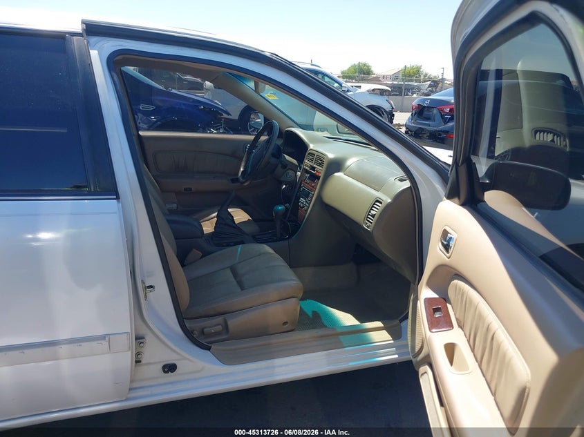 1997 INFINITI I30 auction photo 5