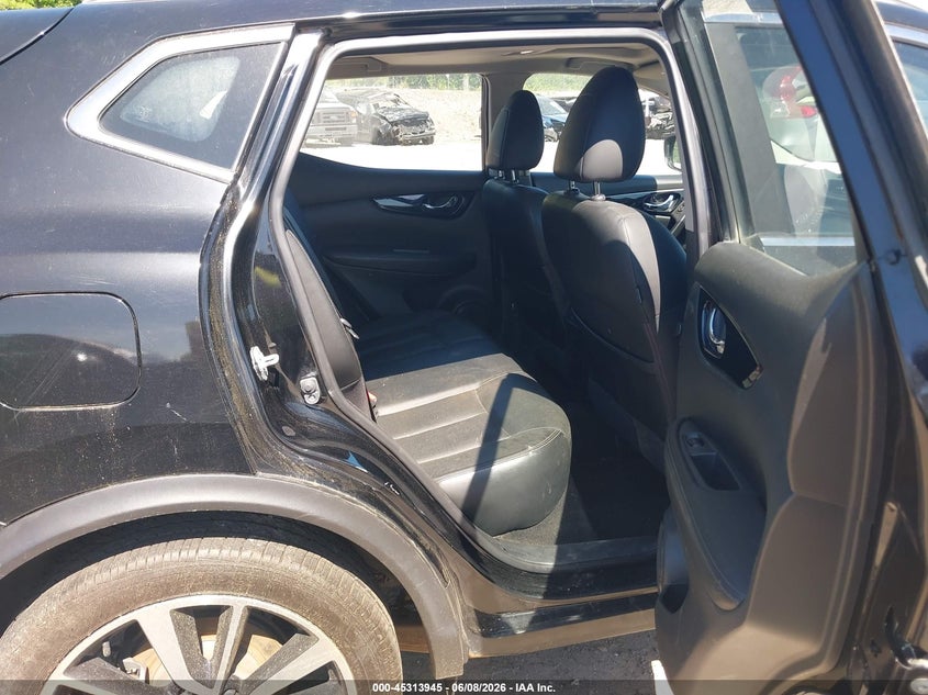 2017 NISSAN ROGUE SPORT auction photo 8