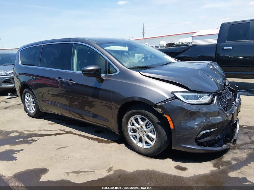 2023 CHRYSLER PACIFICA auction photo 1