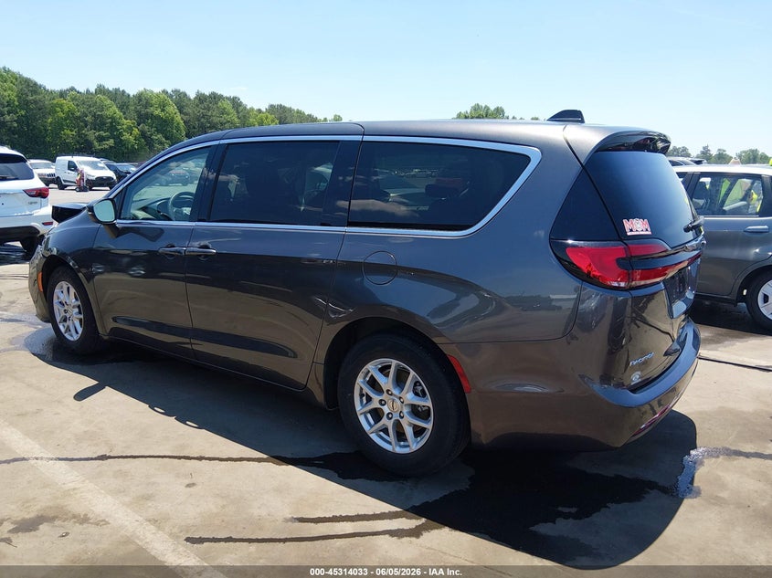 2023 CHRYSLER PACIFICA auction photo 3