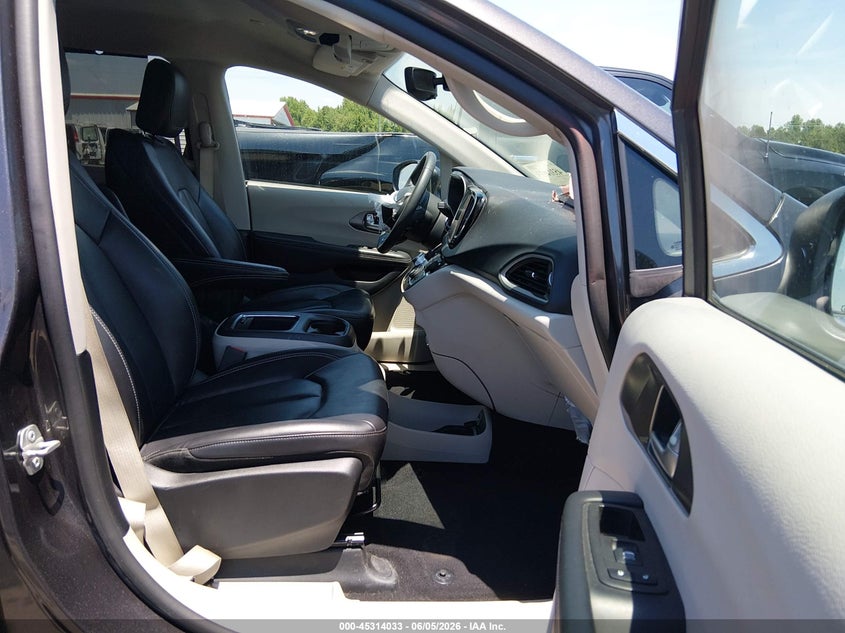 2023 CHRYSLER PACIFICA auction photo 5