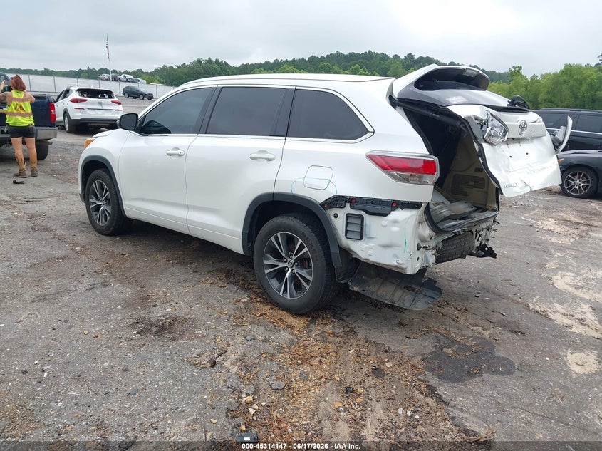 2016 TOYOTA HIGHLANDER auction photo 3