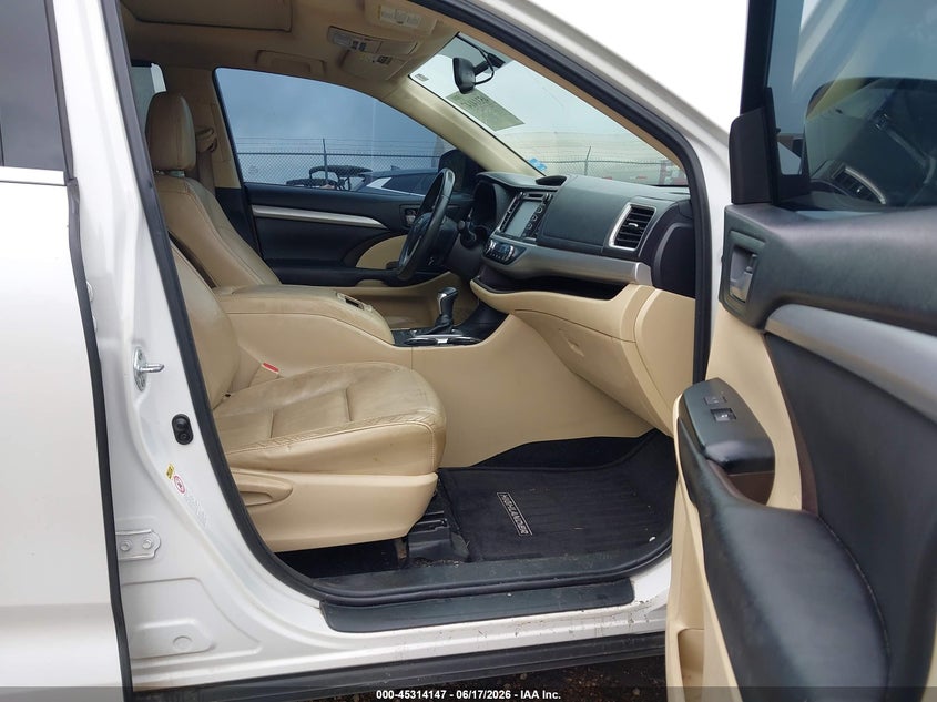 2016 TOYOTA HIGHLANDER auction photo 5