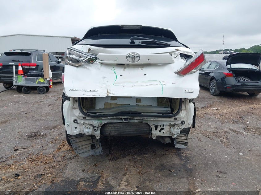 2016 TOYOTA HIGHLANDER auction photo 6